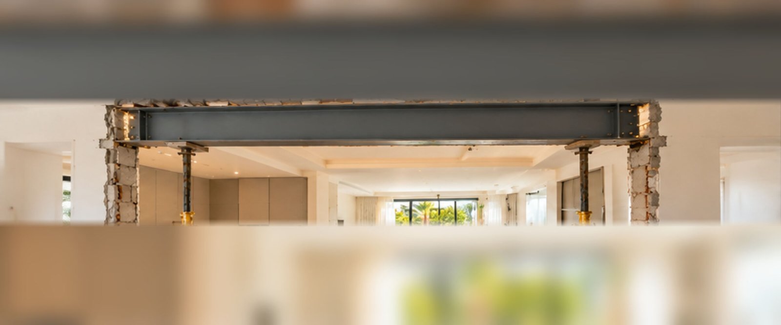 Steel beam supporting a new opening in a villa